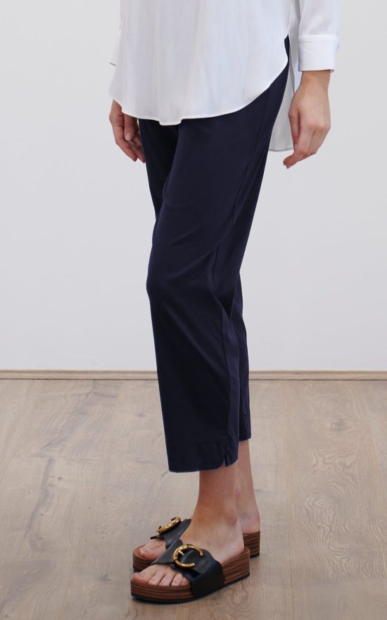 Cropped Pant product photo.