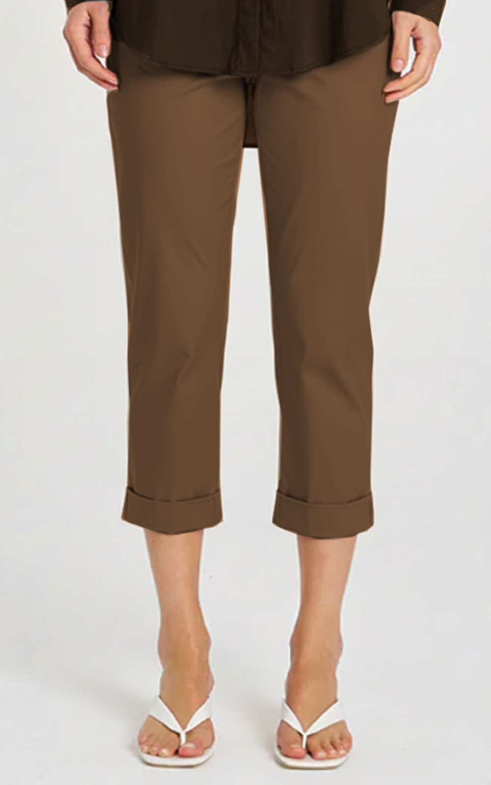 Cropped Pant product photo.