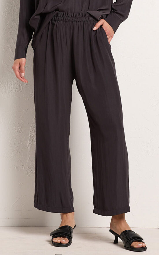 Pace Pant product photo.