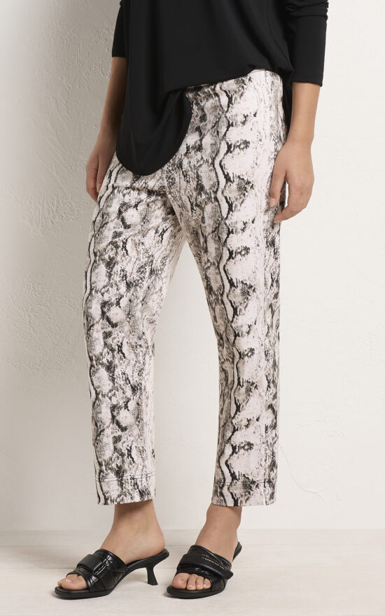 Cropped Shell Pant product photo.