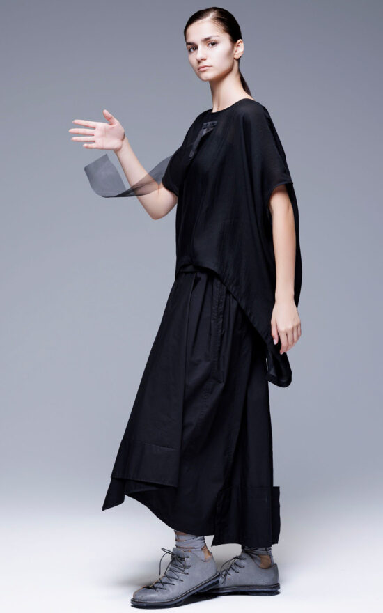 Shio Top product photo.