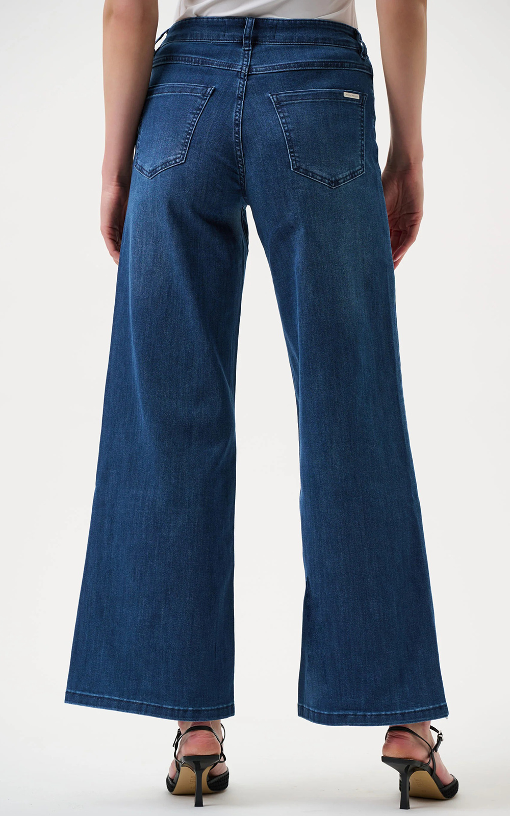 Goldie Jean product photo.