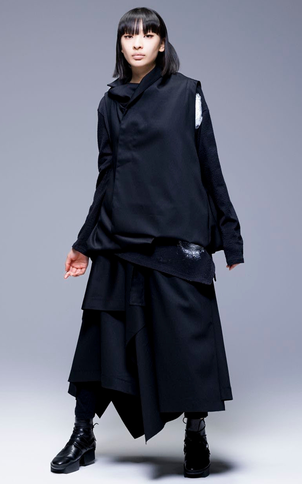 Sotatsu Pullover product photo.