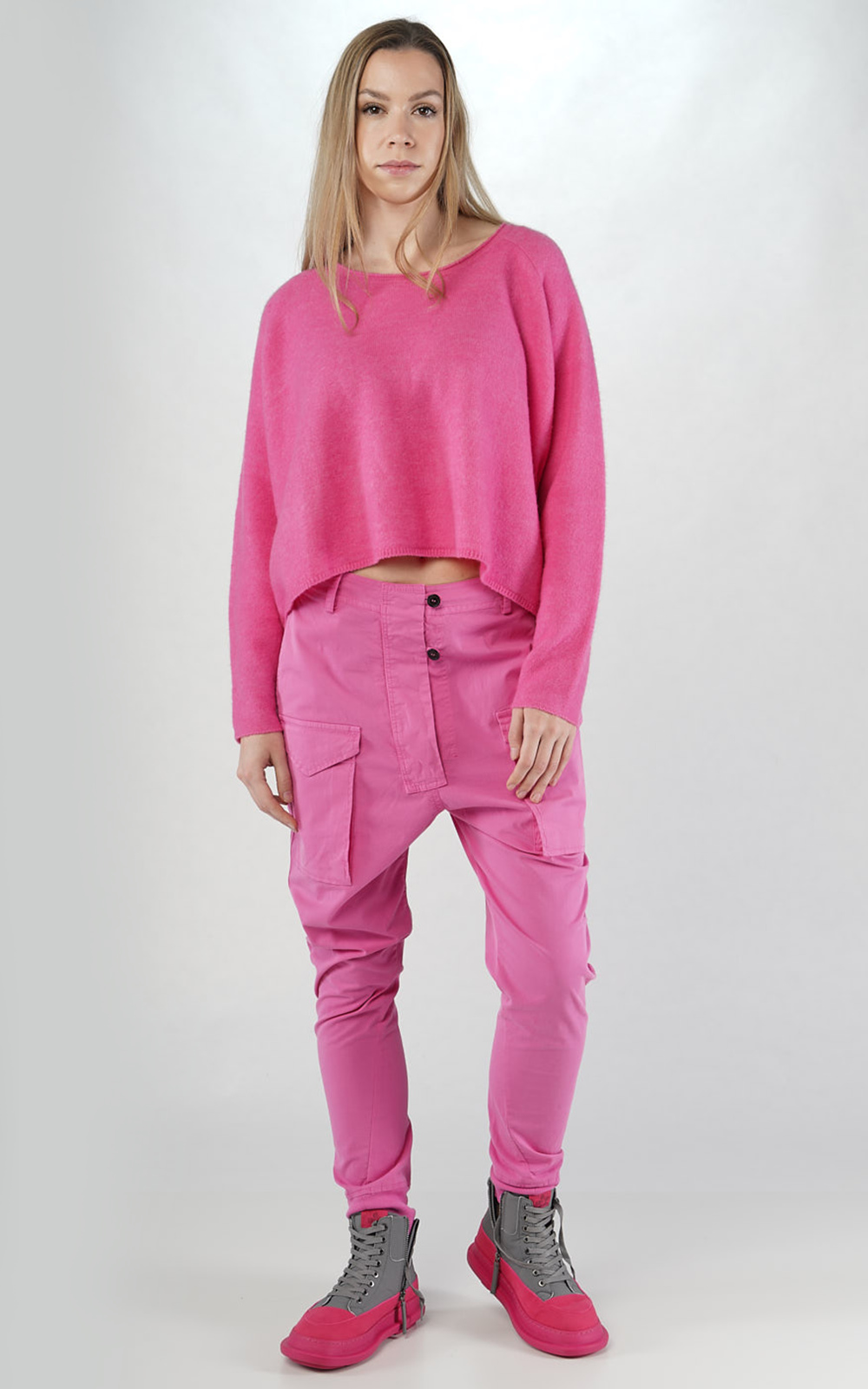 Lily Crew Neck Pullover product photo.