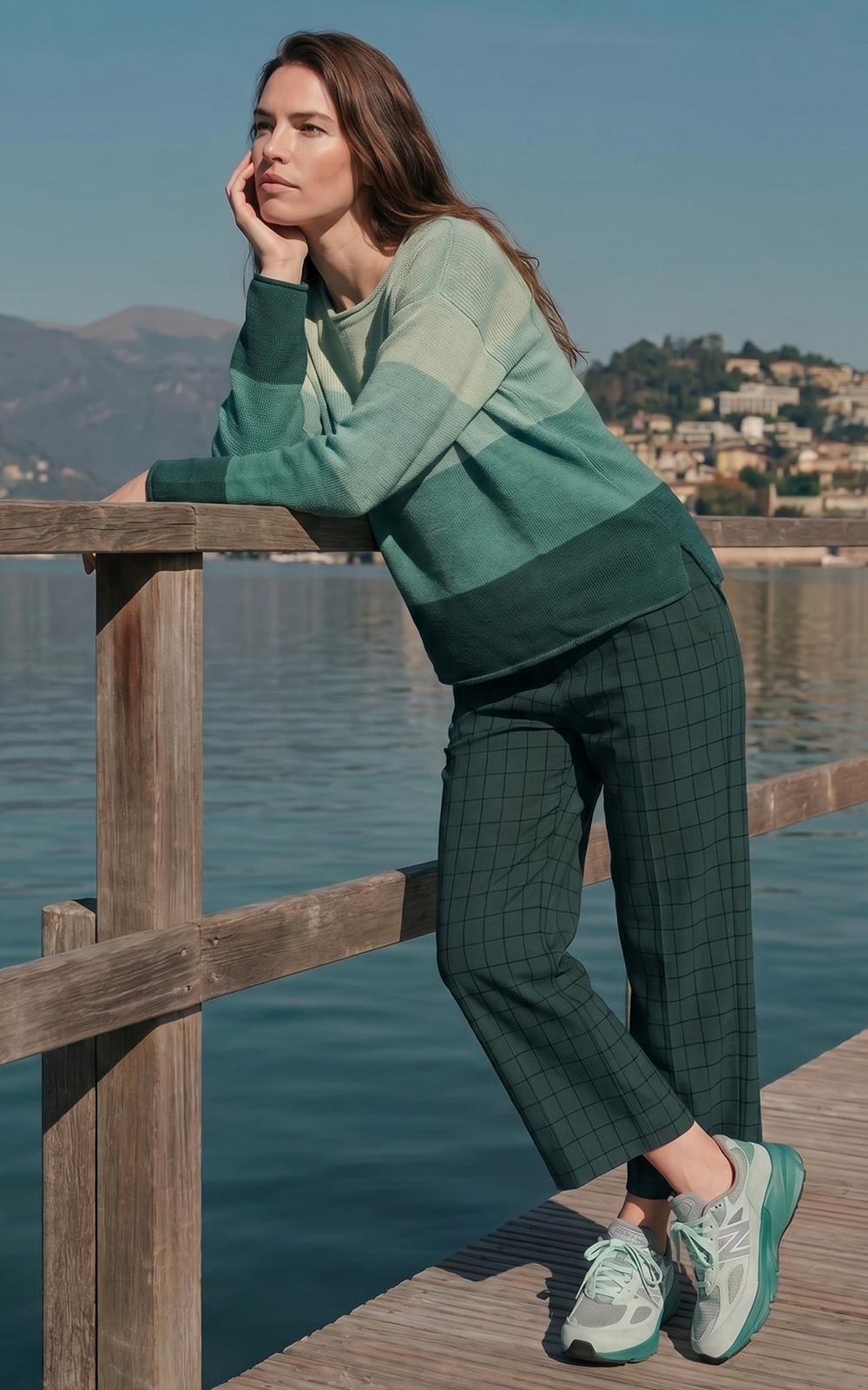 Tide Pullover product photo.