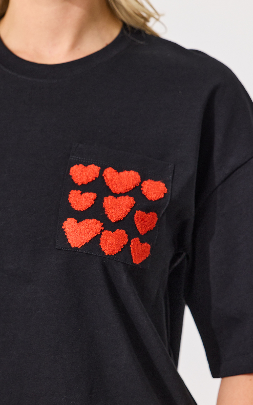 Amor Tee product photo.