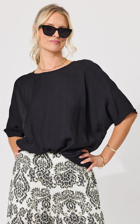 Alessa Top product photo.