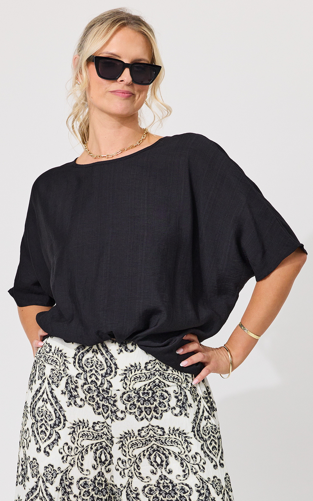 Alessa Top product photo.
