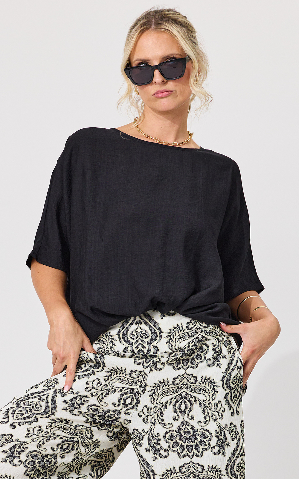 Alessa Top product photo.