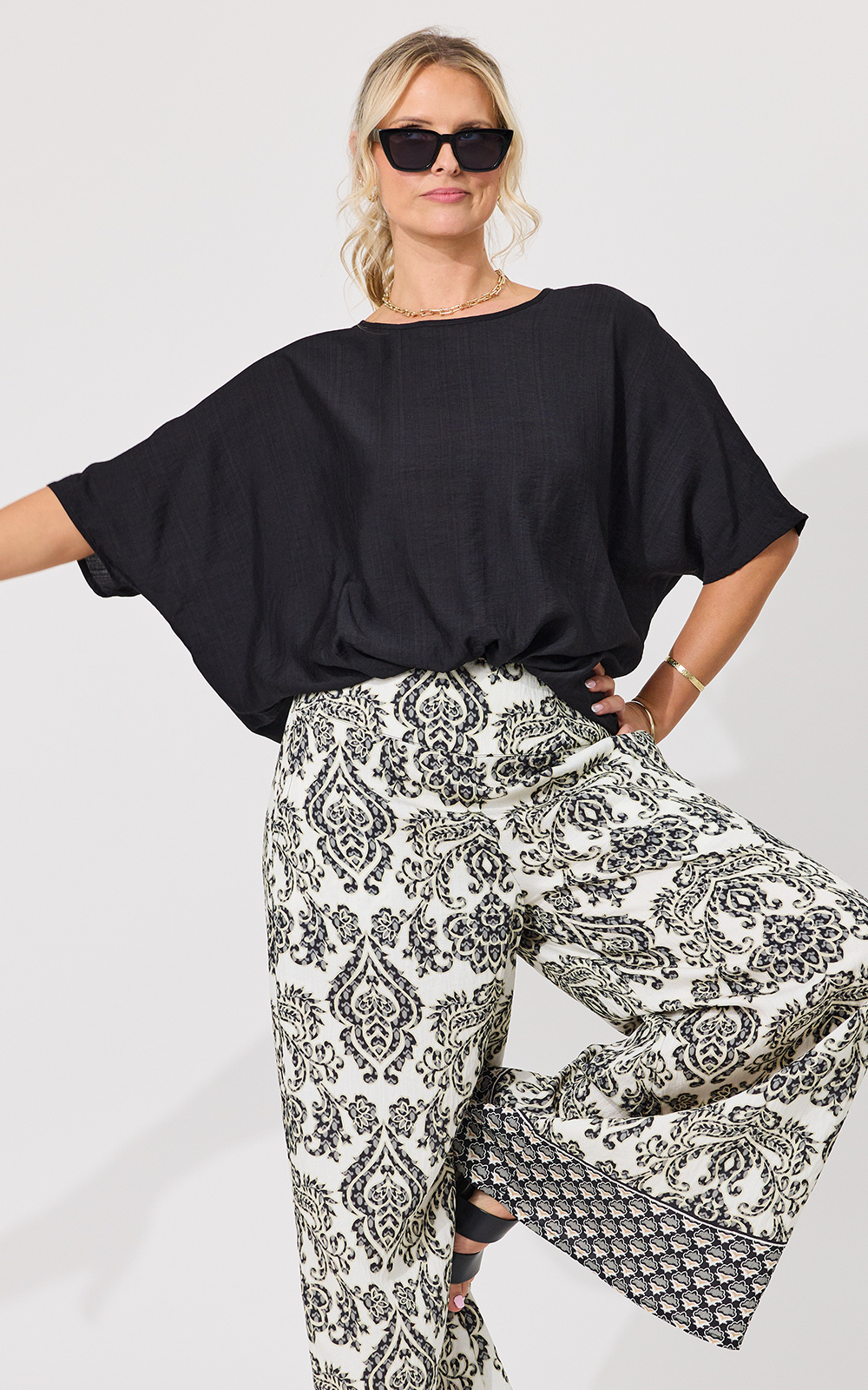 Alessa Top product photo.