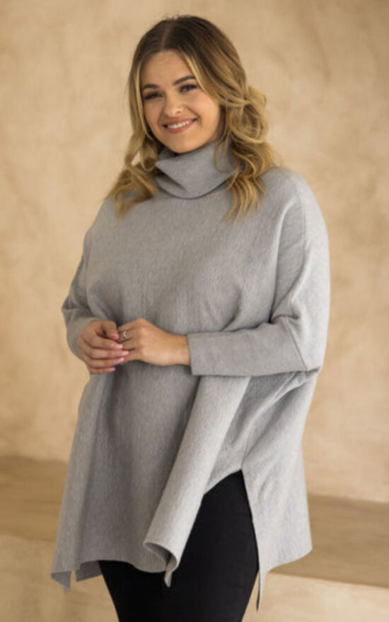 Capella Oversized Knit product photo.