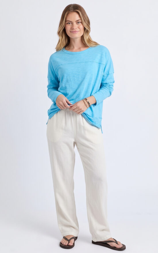 Jayne Throw On Top product photo.
