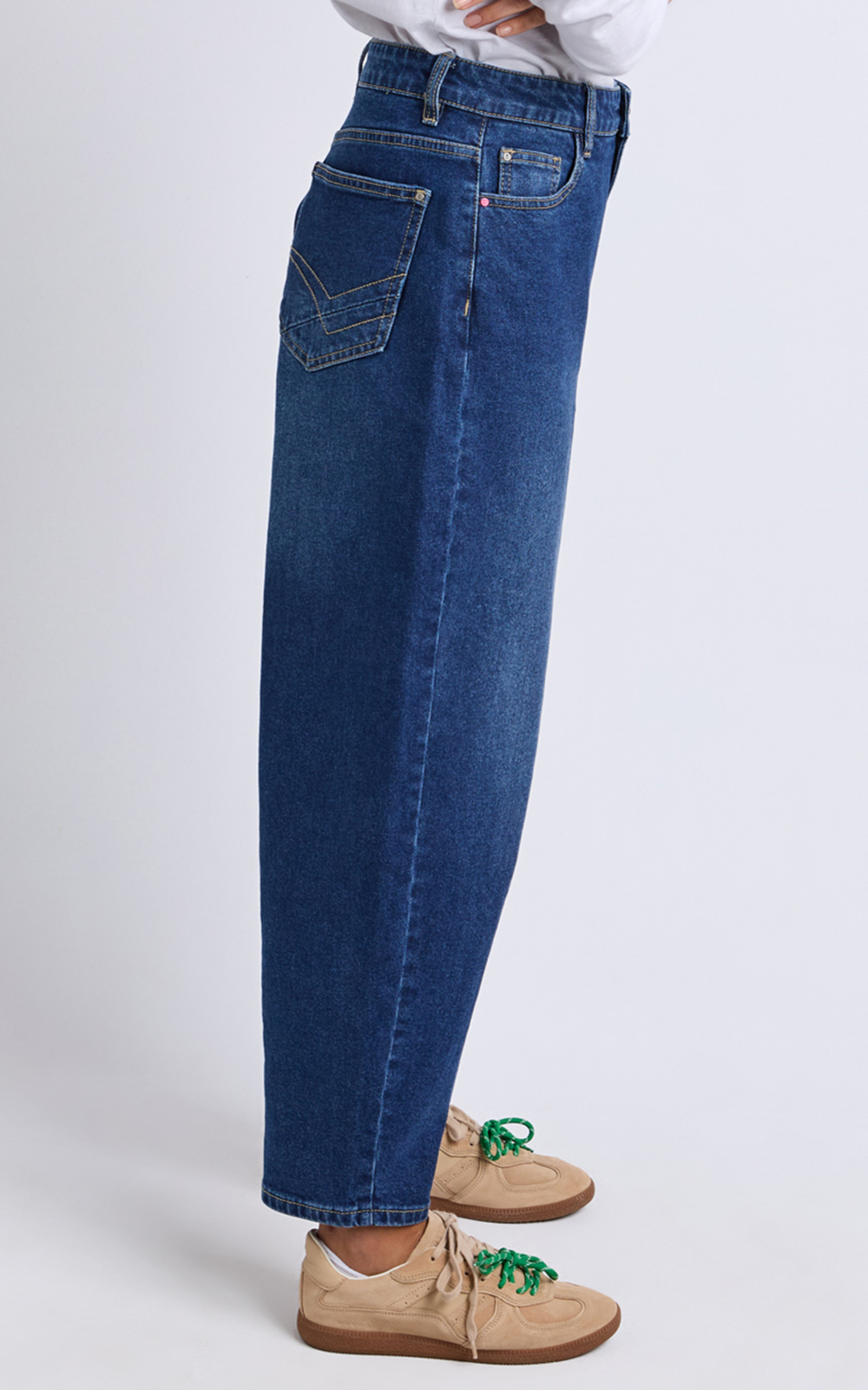 Bessie Barrel Leg Jean product photo.