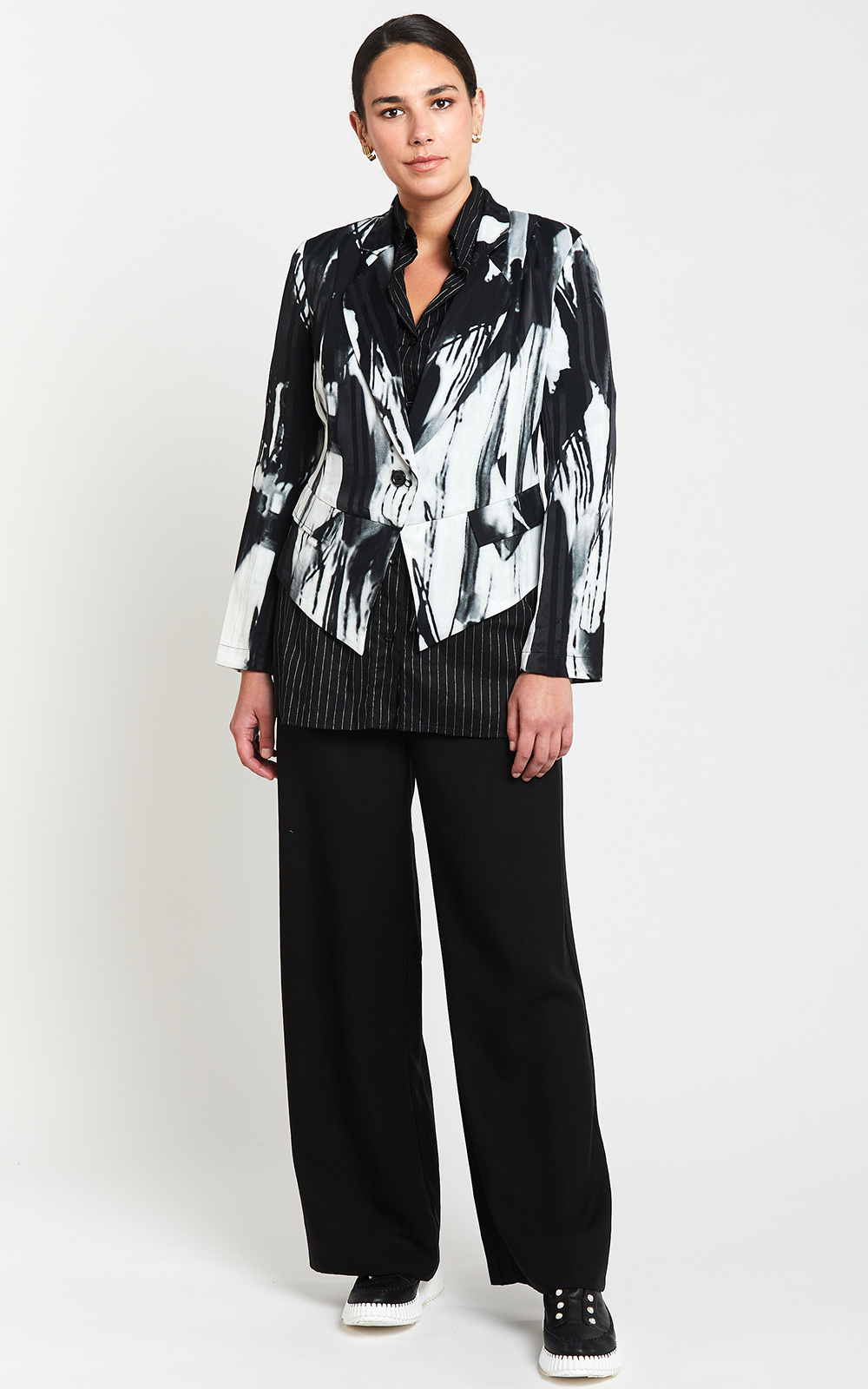 Soprano Boyfriend Pant product photo.