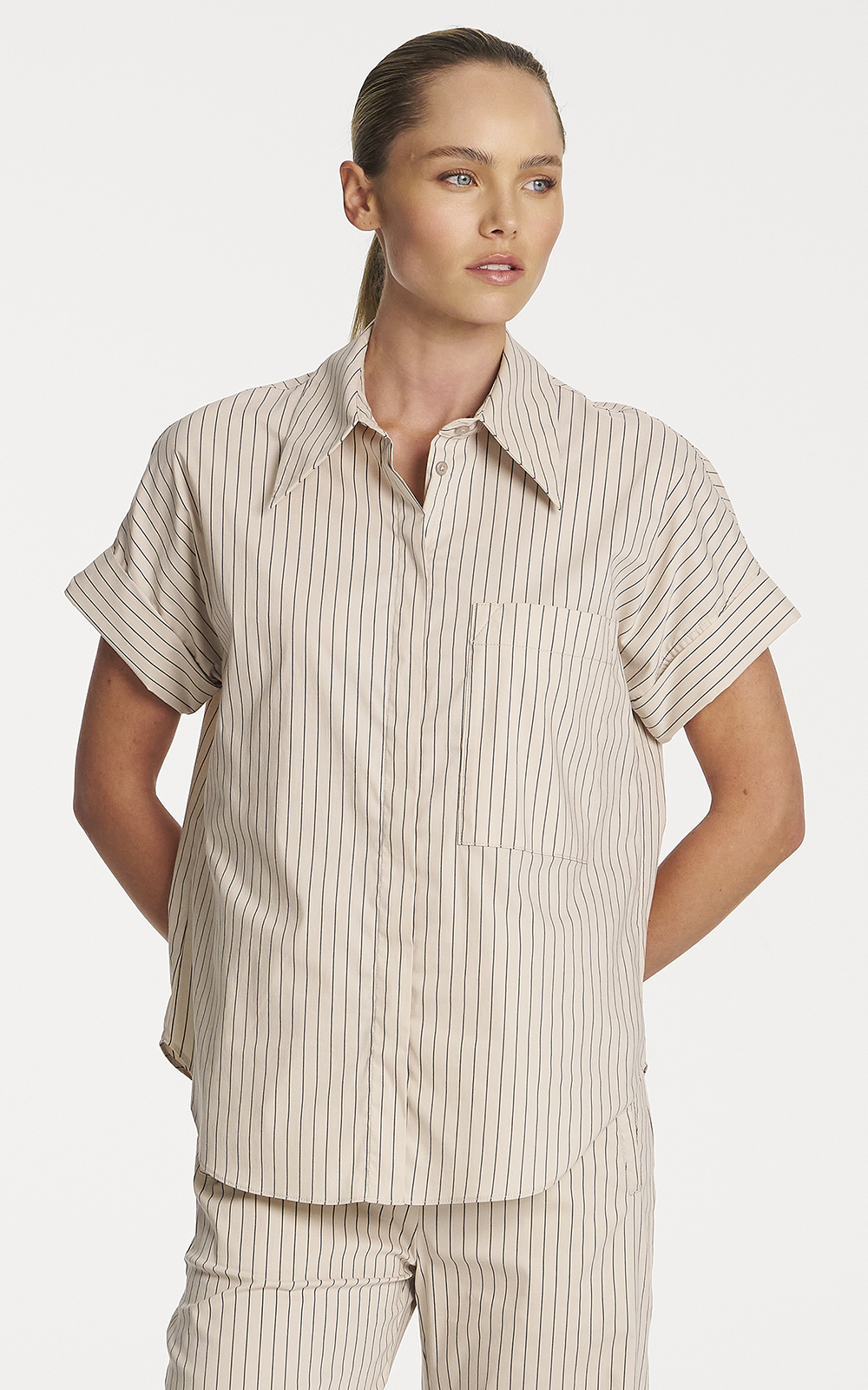 Ivy Shirt product photo.