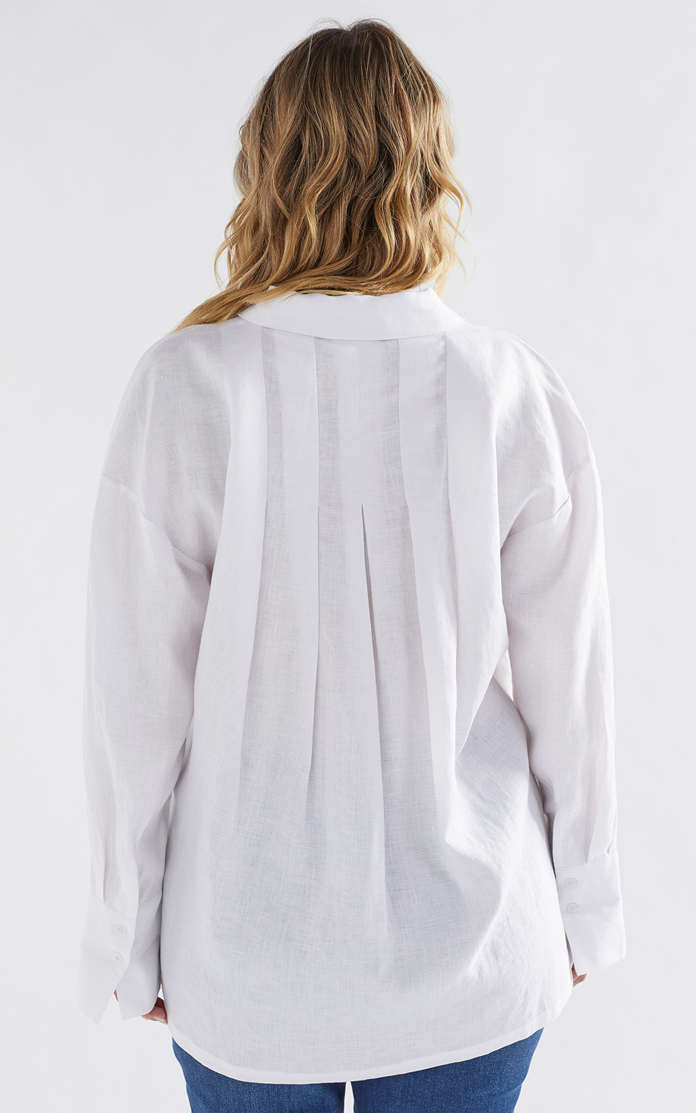 Stilla Shirt product photo.