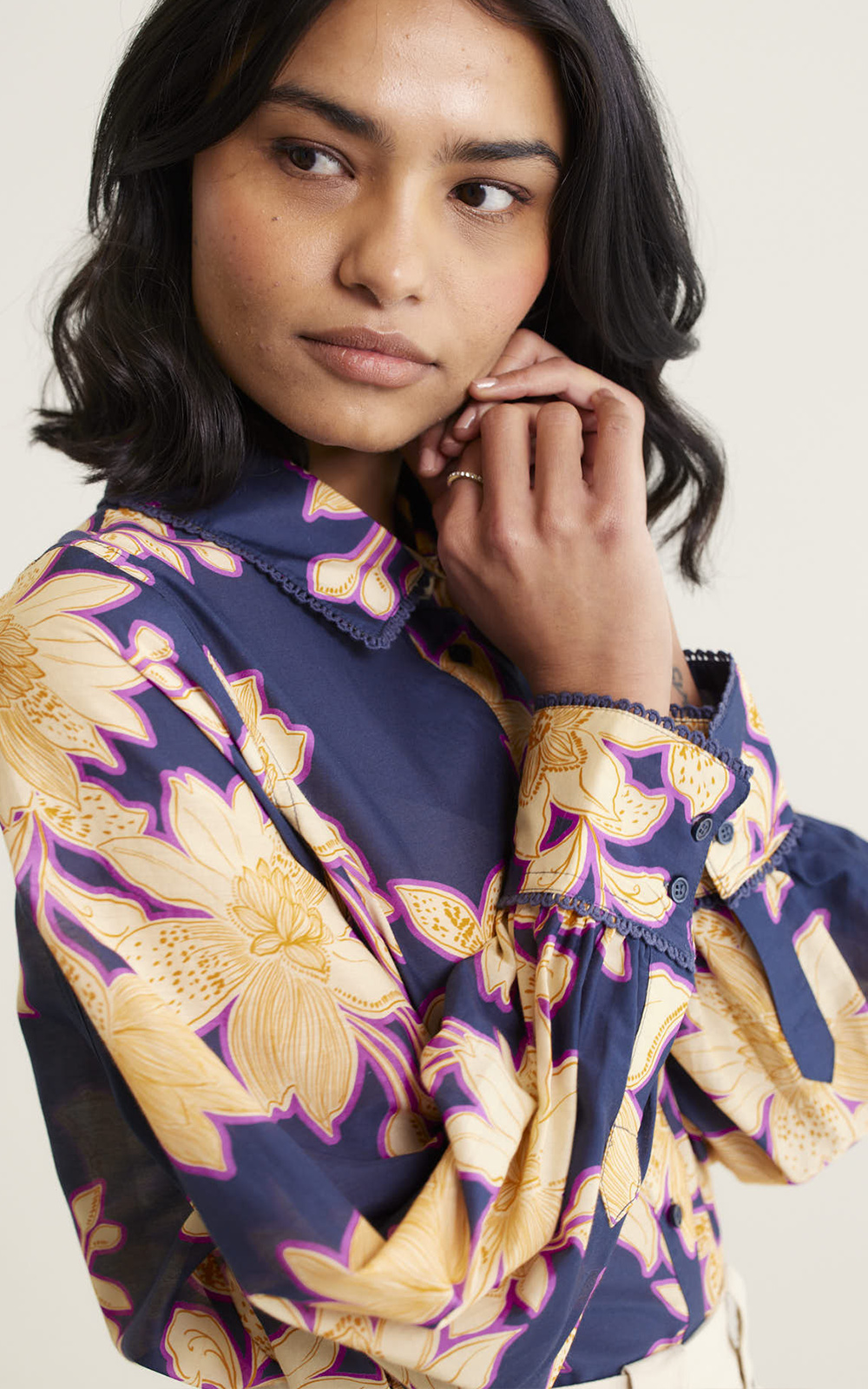 Soho Shirt In Lulu product photo.