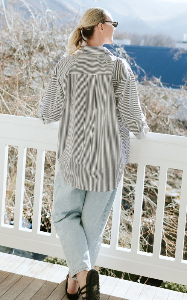 Amber Oversized Shirt product photo.