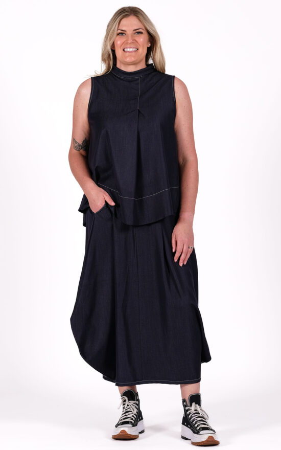Resume Skirt product photo.