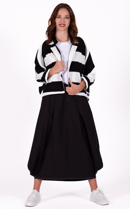 Resume Skirt product photo.