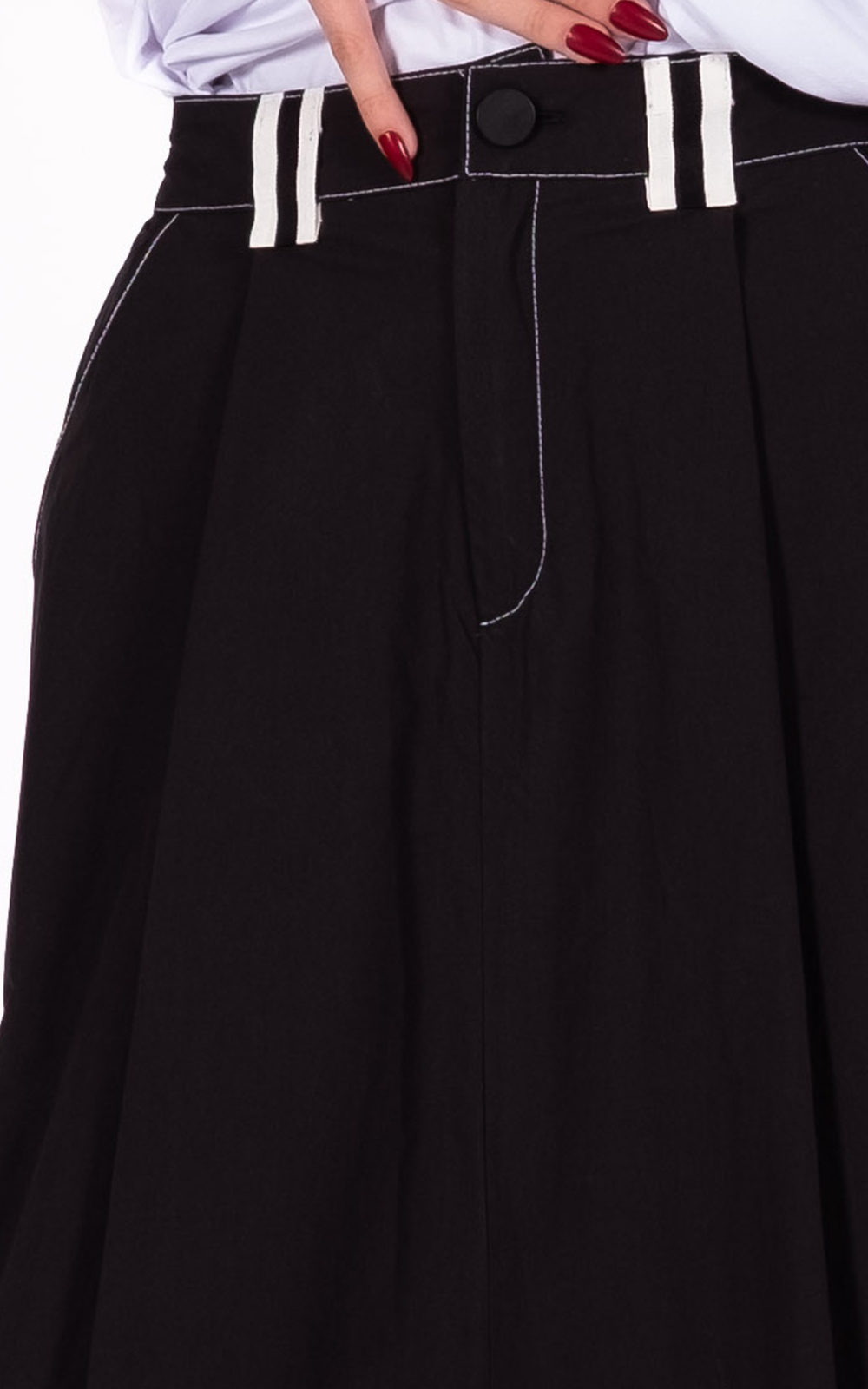 Resume Skirt product photo.