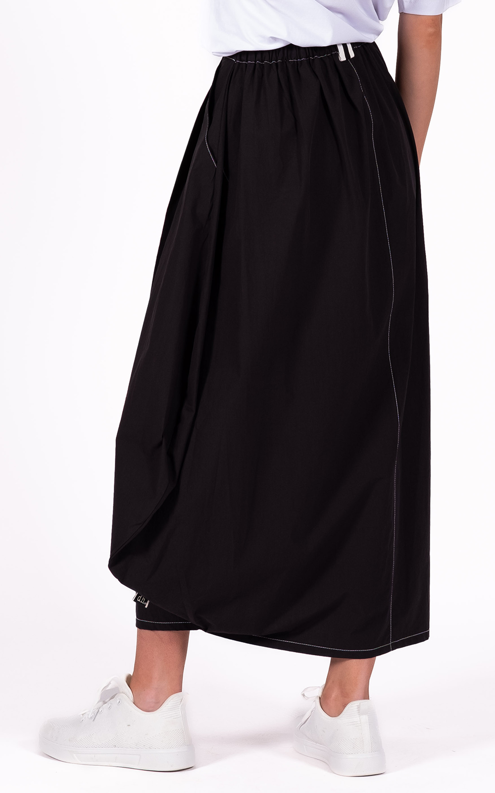Resume Skirt product photo.