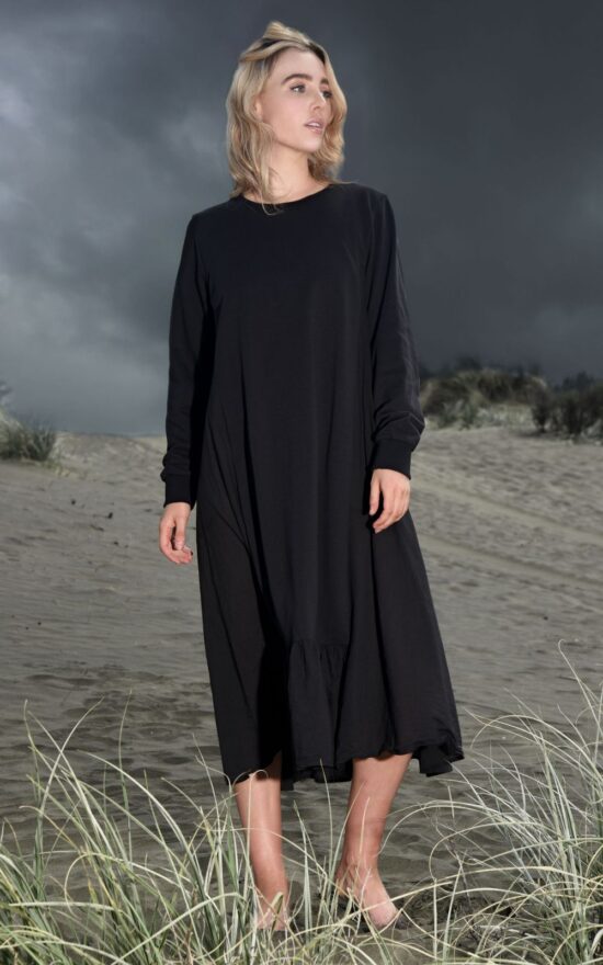 Full Relax Dress product photo.
