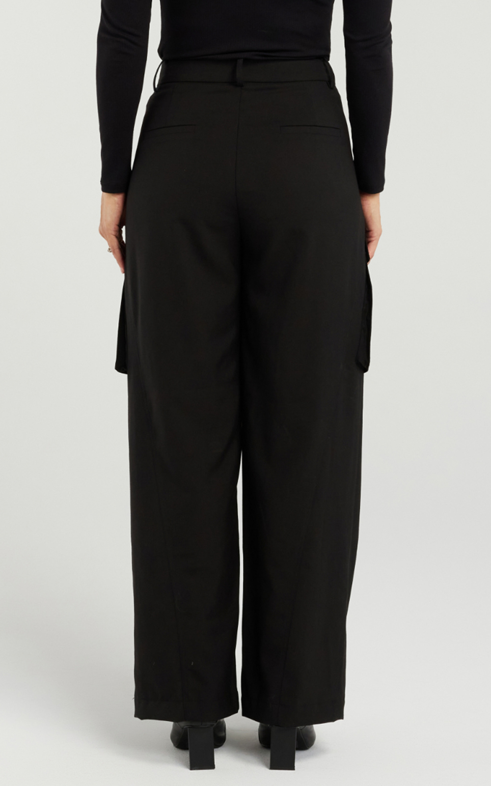 Blake Pant product photo.