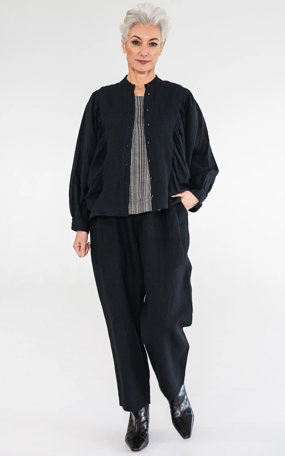 Hendric Pant product photo.