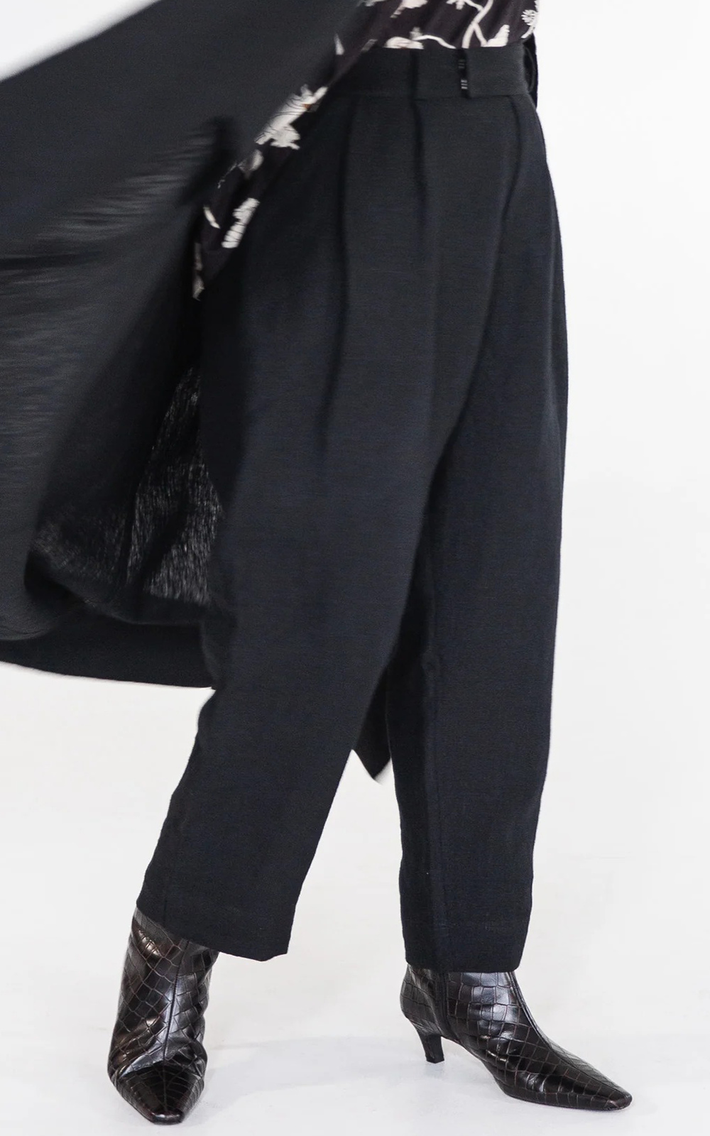 Hendric Pant product photo.