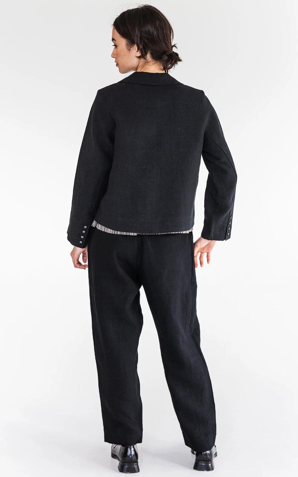 Hendric Pant product photo.