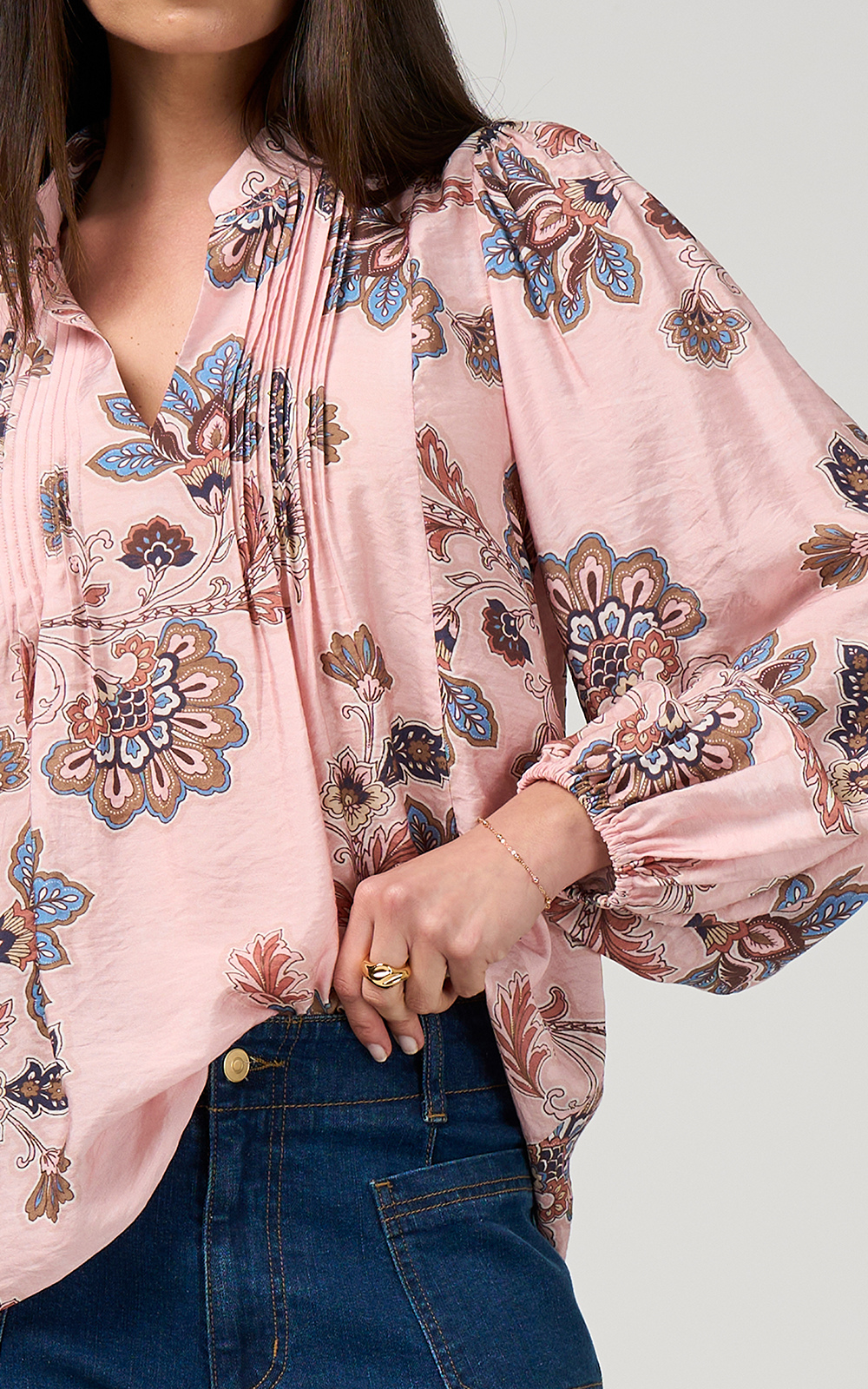 Versailles Blouse product photo.