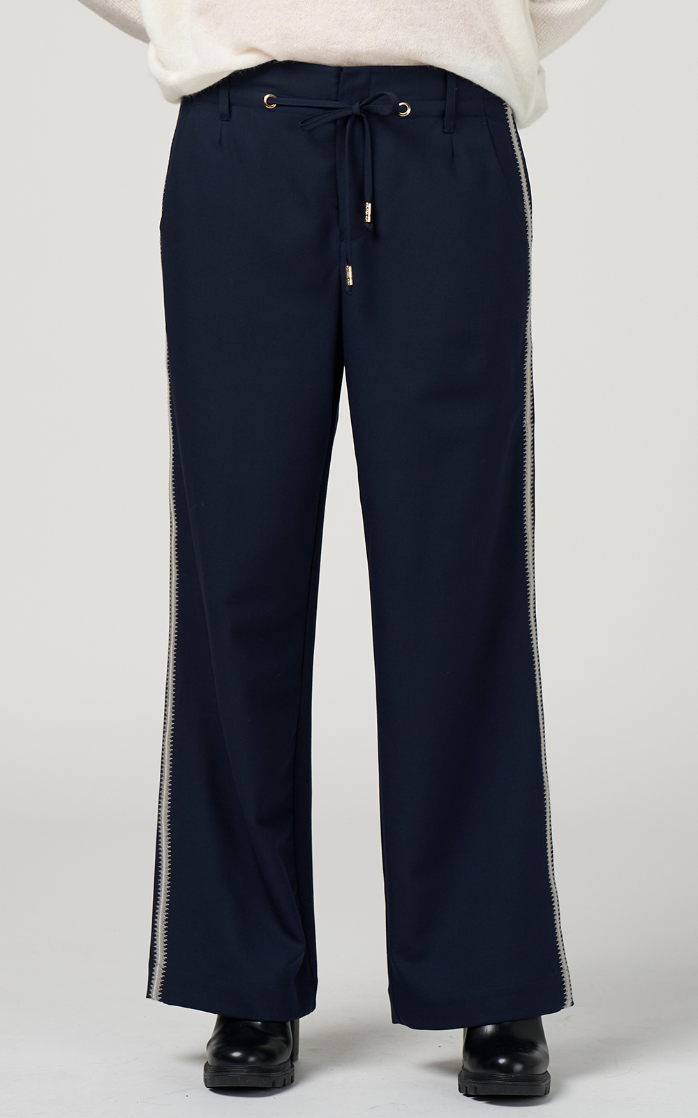 Bespoke Pant product photo.