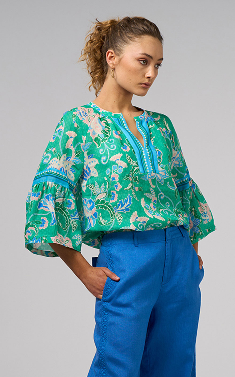 Samira Blouse product photo.