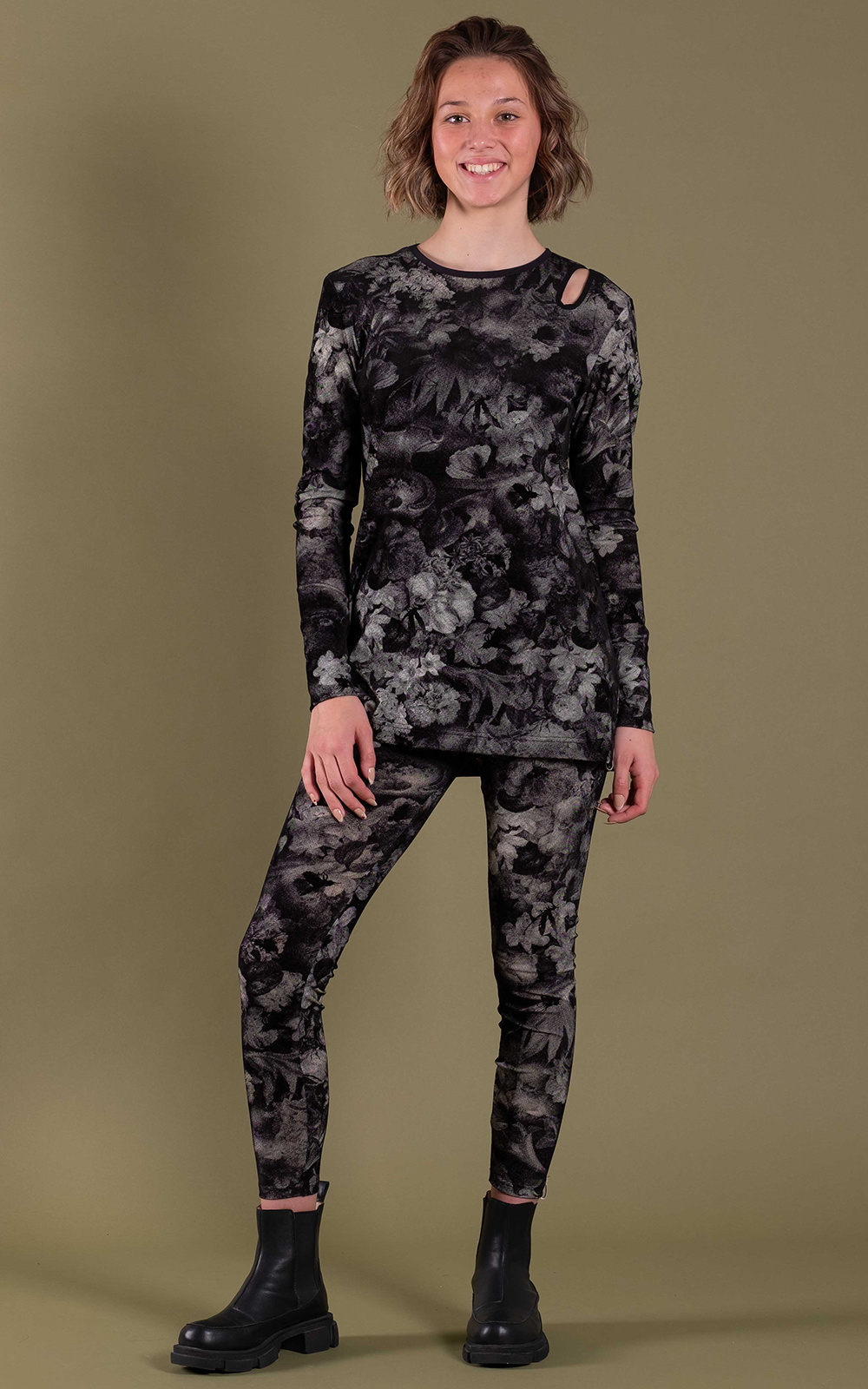 Leggings product photo.