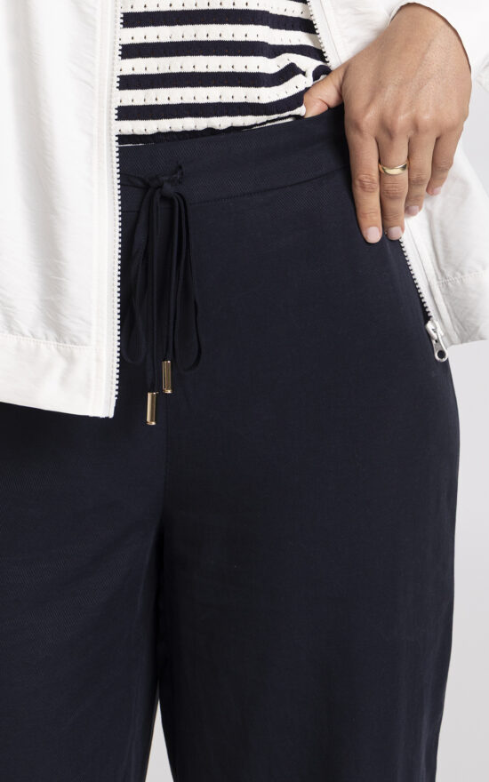 Dahlia Pant product photo.