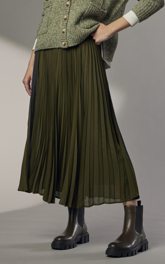 Just Pleat It Skirt product photo.