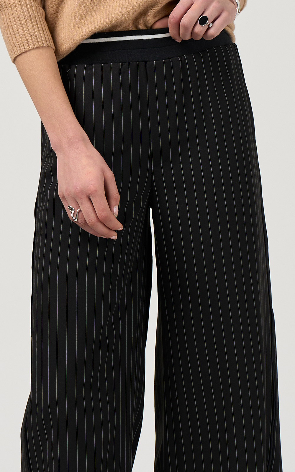 Trax Pant product photo.