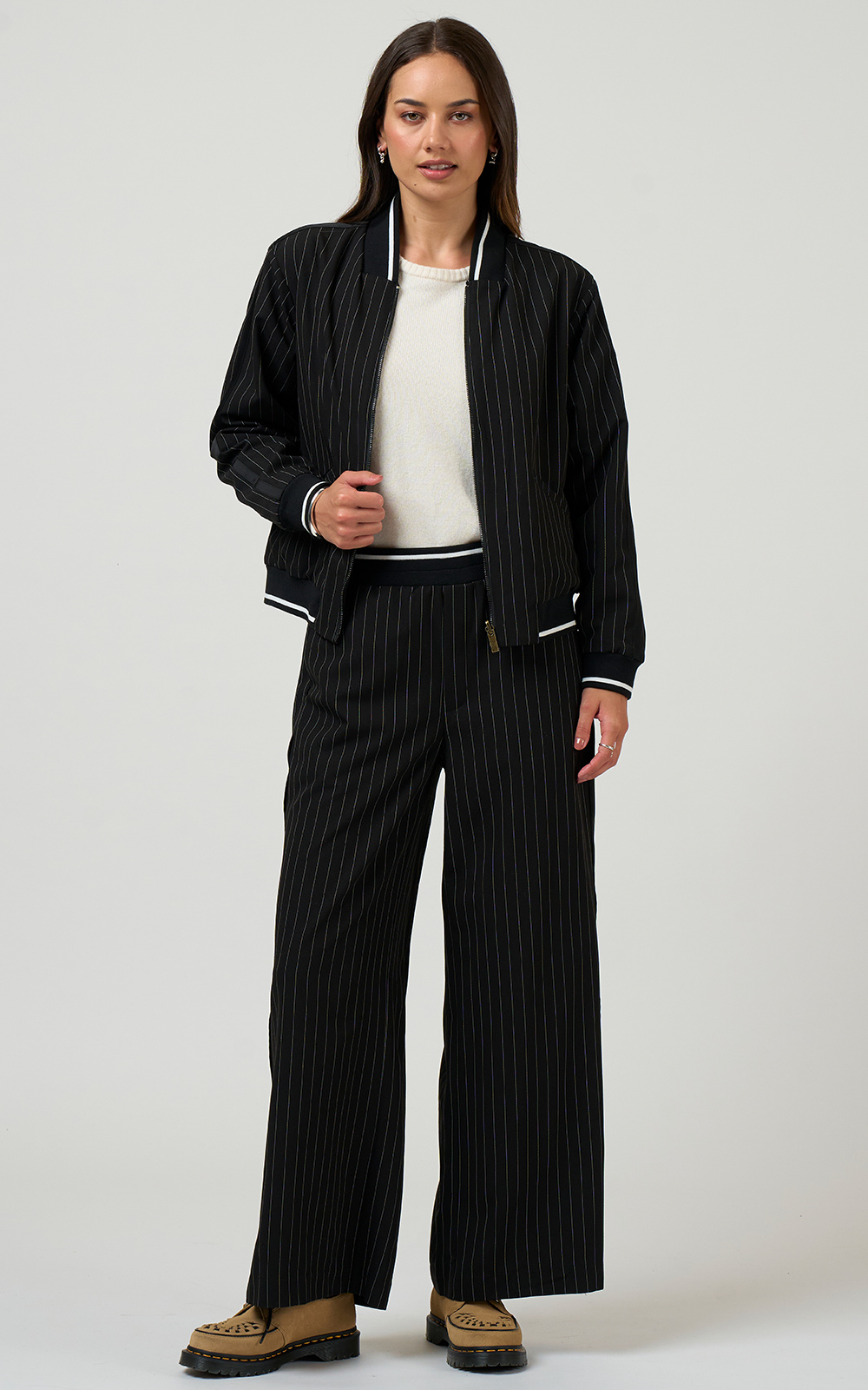 Trax Pant product photo.