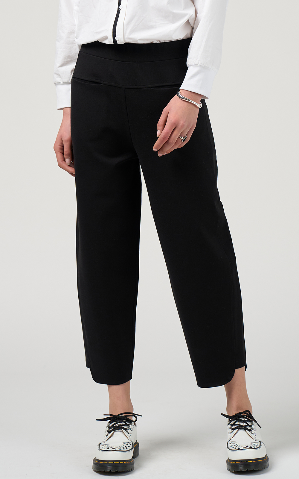 Ledge Pant product photo.