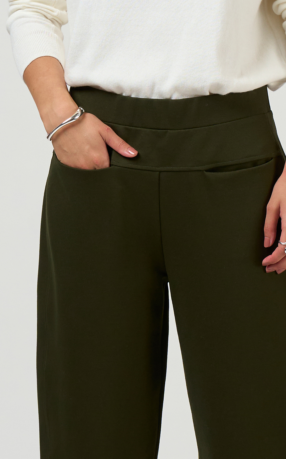 Ledge Pant product photo.