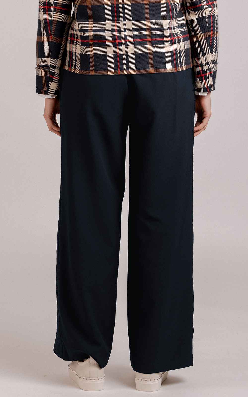 Tate Pant product photo.