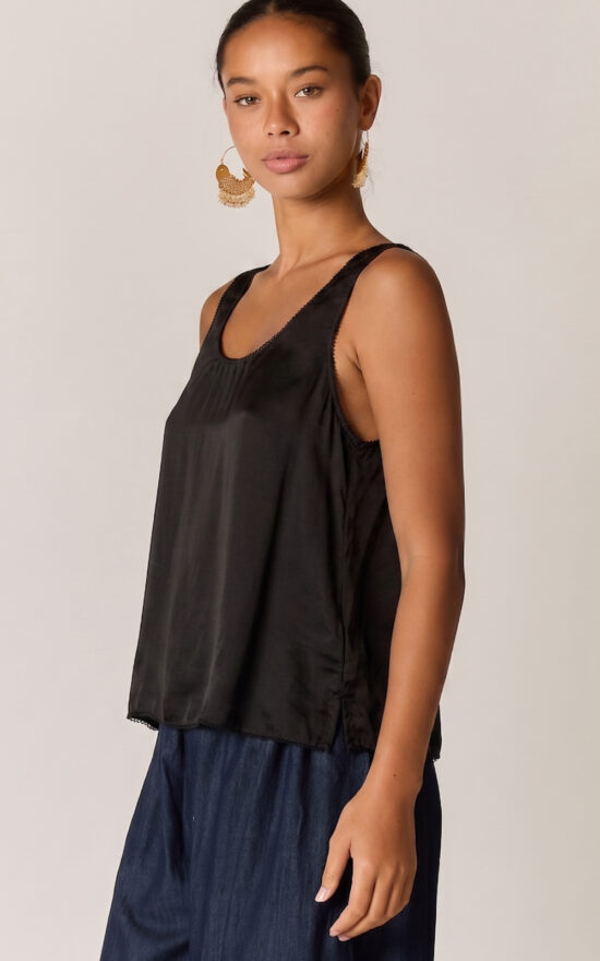 Munchen Singlet product photo.