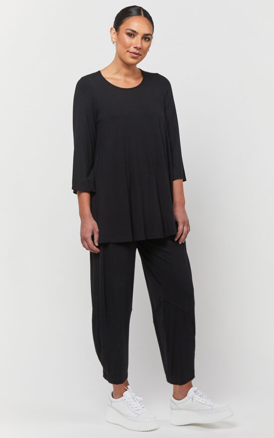 Supernova Tuck Pant - Long product photo.