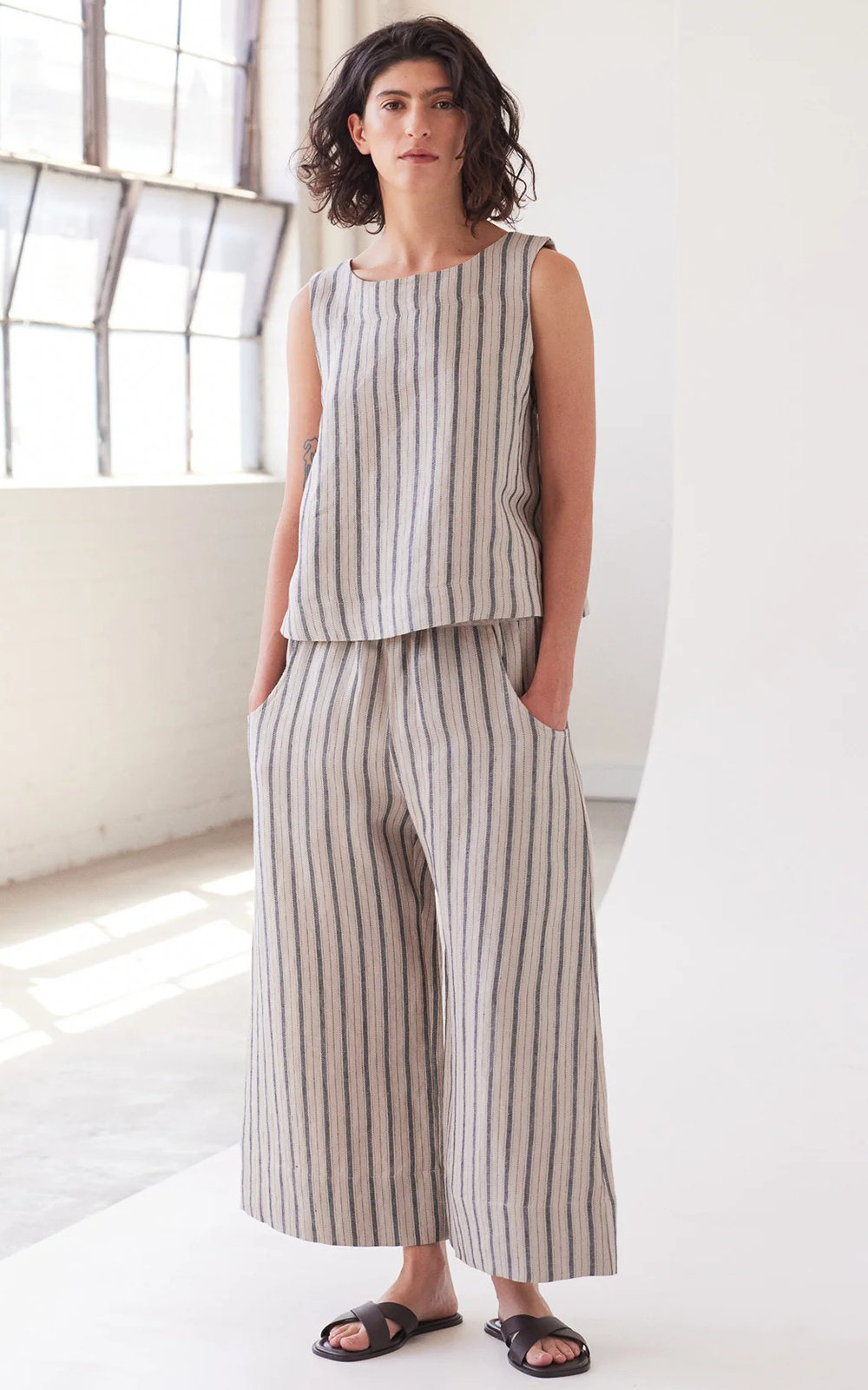 Oliver Pant product photo.