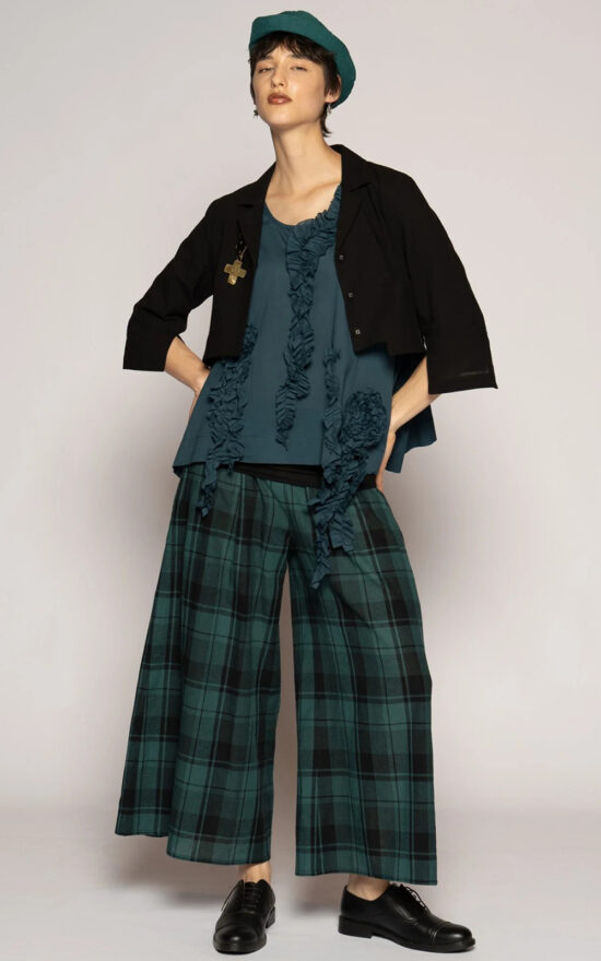 Arya 3/4 Pants product photo.