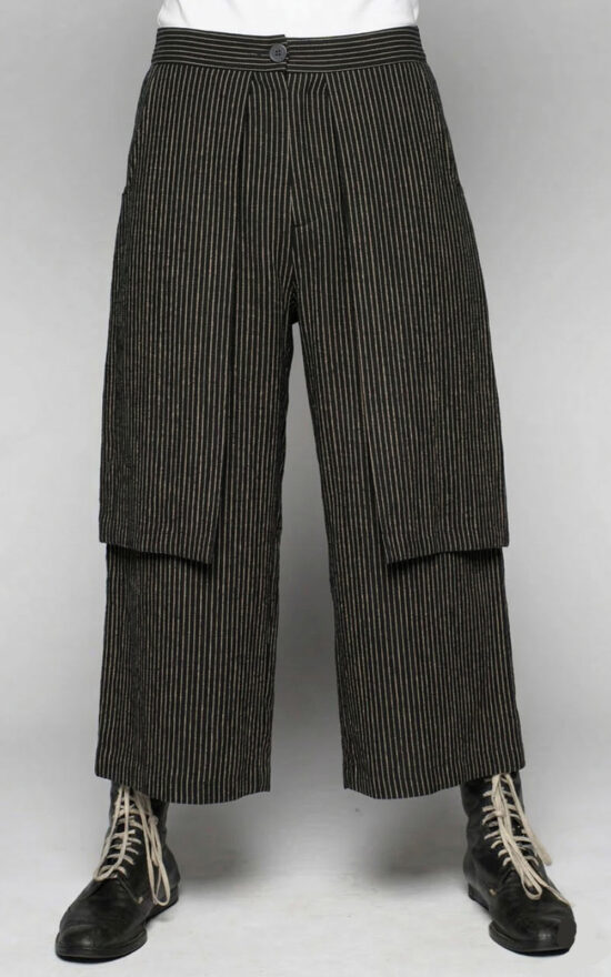 Ember 3/4 Apron Pants product photo.