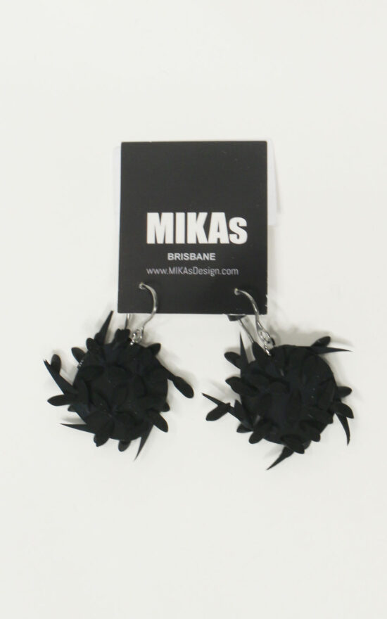 Sara Earrings product photo.