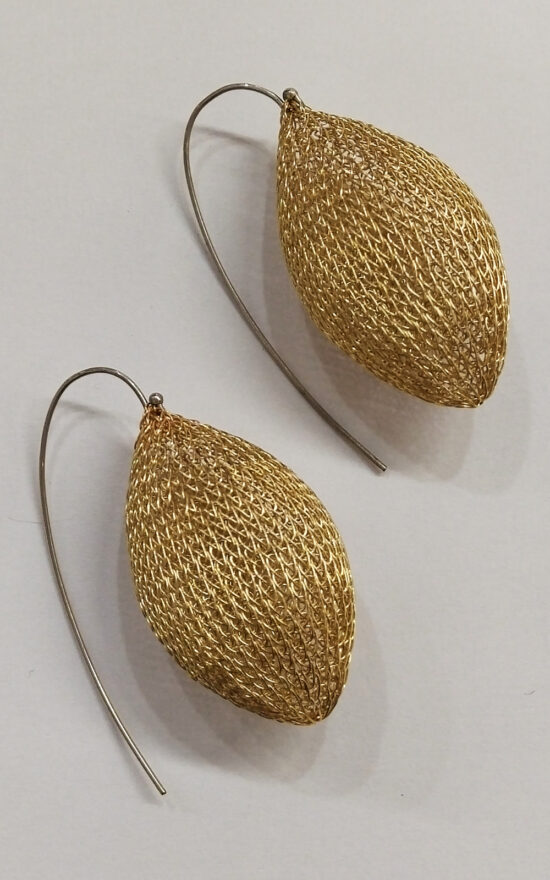 Beetle Earring product photo.