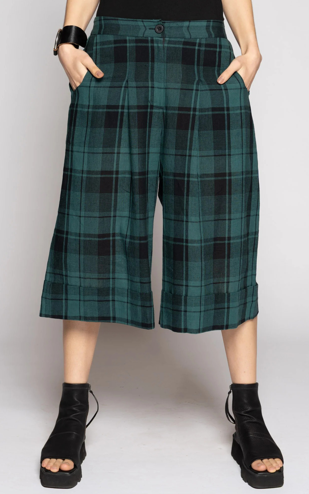 Arya Shorts product photo.